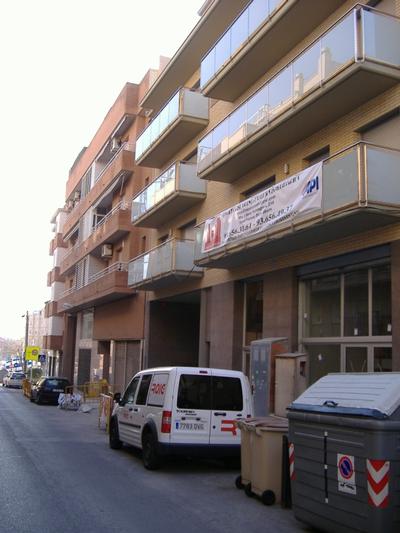Edifici de habitatges al Carrer Doctor Manuel Riera, nº 82-84 (Esplugues de Llobregat)