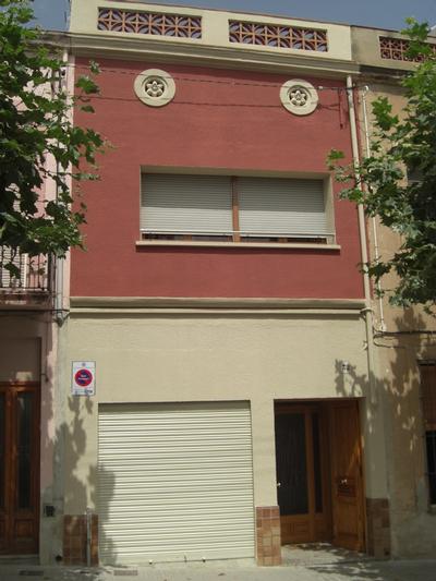 Façana de edifici Catalogat al C/. St. Felip i d'en Roses, nº 32 (Badalona) 