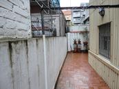 Façanes, terrats i patis al C/. Àngel Guimerà, nº 10 (Hospitalet de Llobregat) 